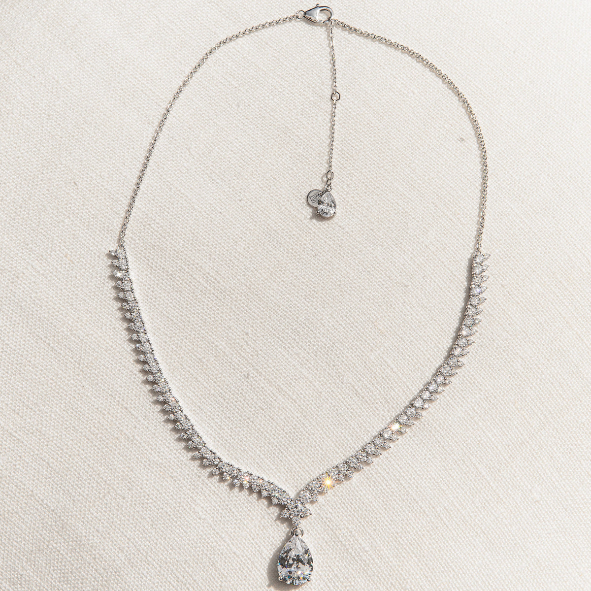 Lumière Majestic V Necklace